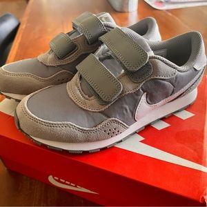 Nike Valiant Sneakers - Boys 1.5